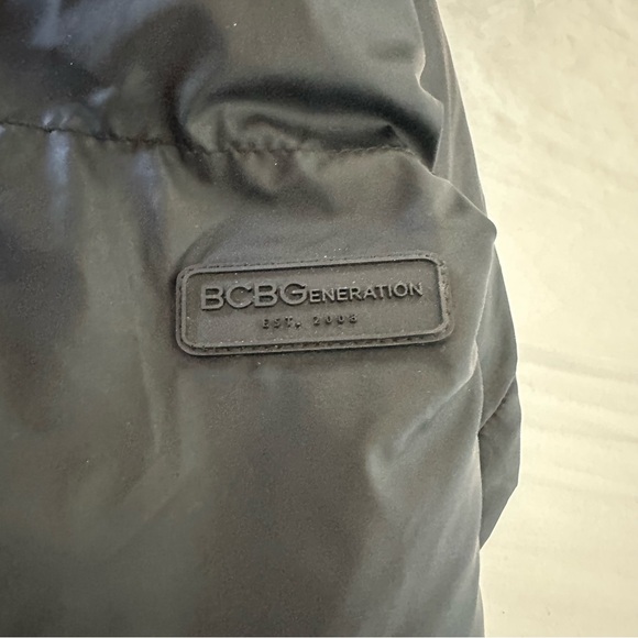 BCBGeneration (M) BCBG Black Matte Classic Quilted Puffer Winter Coat with Hood - Picture 13 of 13